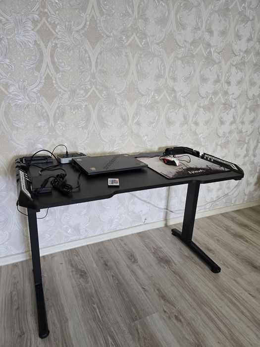 Стол компьтерный Spirit 120x60x73 см, черный, красный