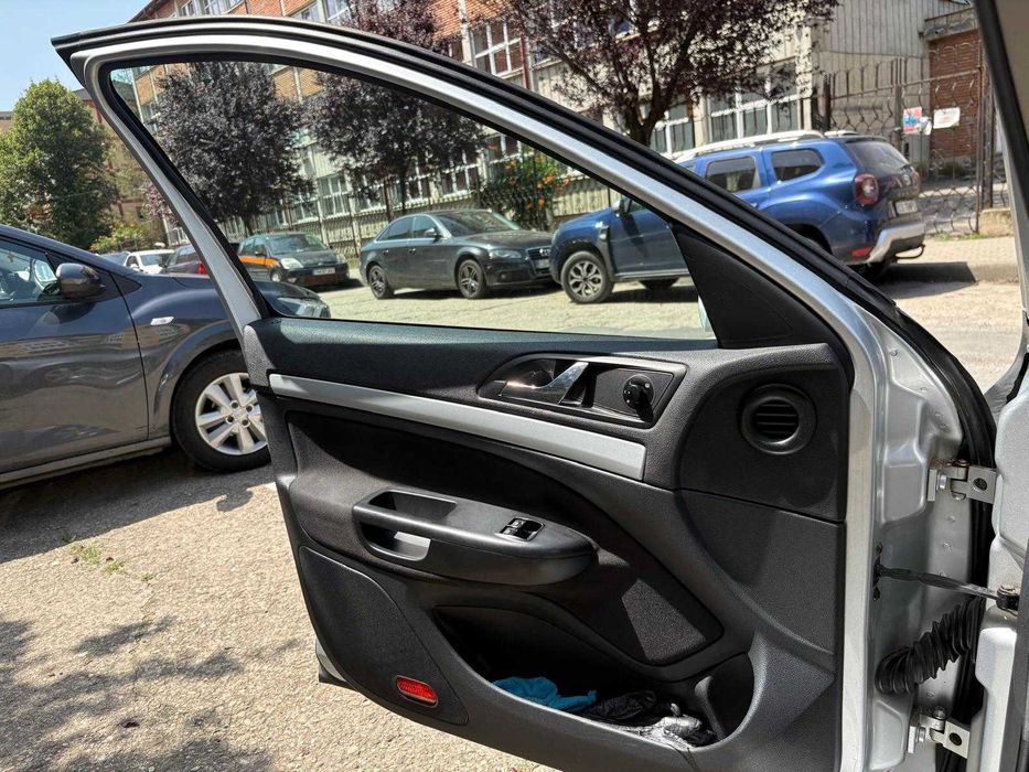 Vând SKODA Octavia II Facelift