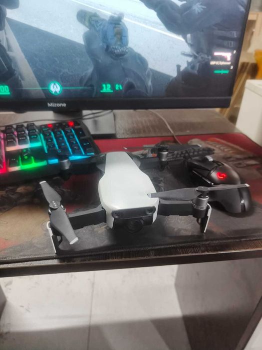 Продам квадрокоптер DJI Mavic Air