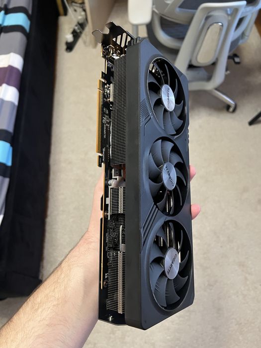 Placa video amd 7700 XT 12 GB