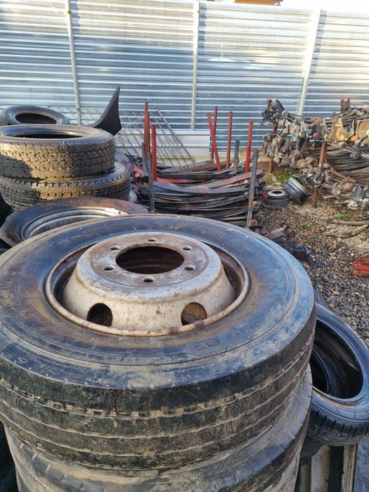 Vând jante de iveco daily, Nissan atleon, Renault mitubiisi cantar. ,