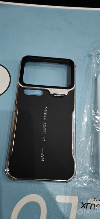 xiaomi 17pro chexol s zashitnim ekranom