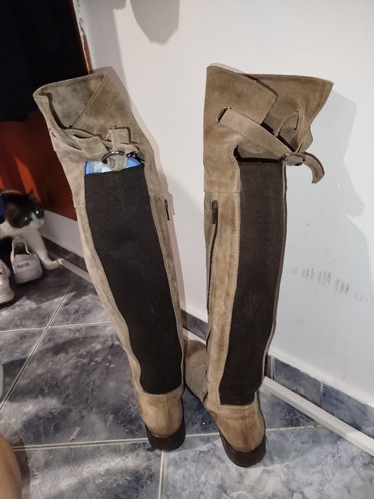 Cizme de piele întoarsă