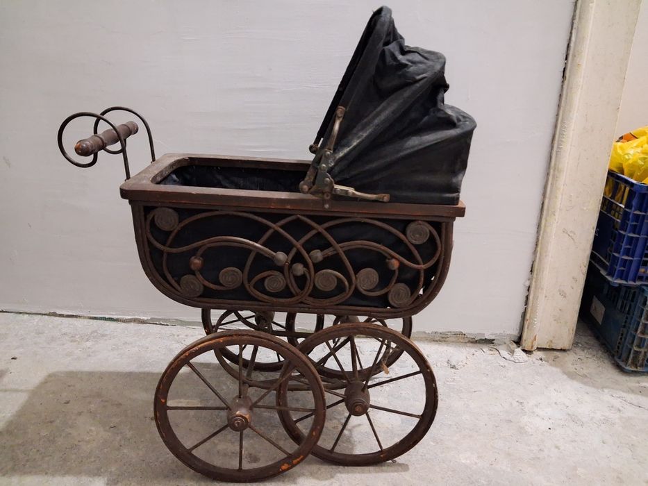 Малка ретро детска количка