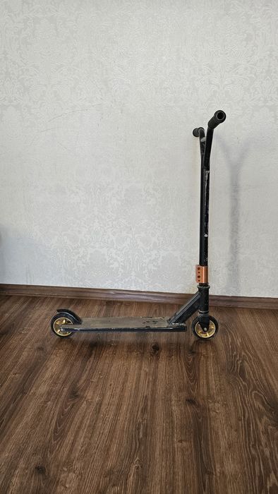 Продам самокат железный, трюковый
