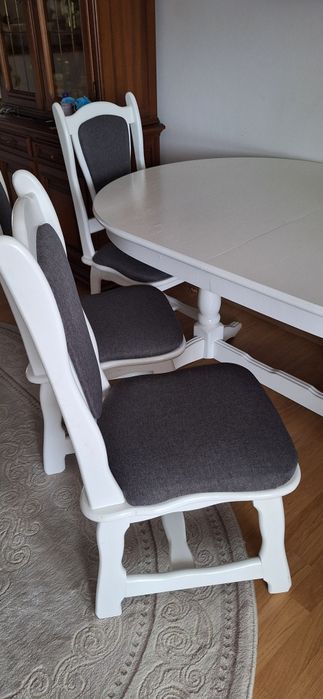 Vând masă+4 scaune lemn masiv