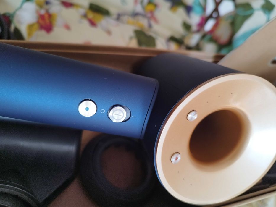 Сешоар Dyson supersonic HD08 син/мед КАТО НОВ