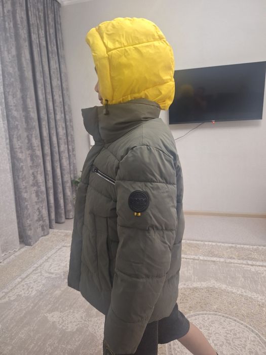 Зимняя куртка на 7-8 лет
