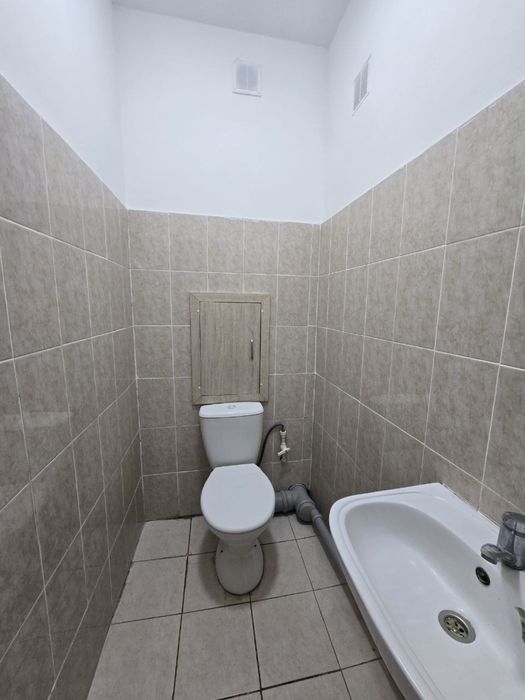 Сергели районда 9-худудда 2/7/7 уй сотилади. 3-бекат 55 квм