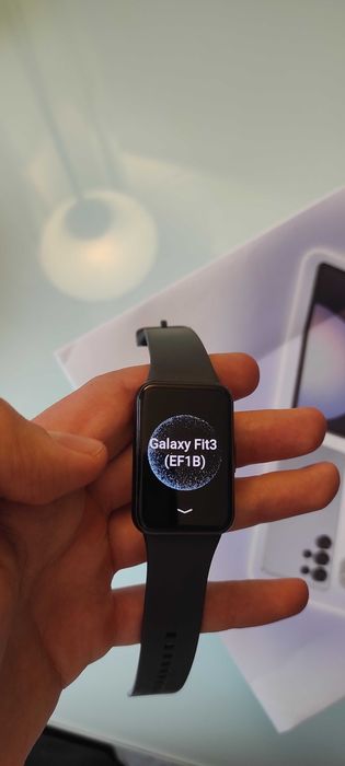 Samsung Galaxy fit 3 gray