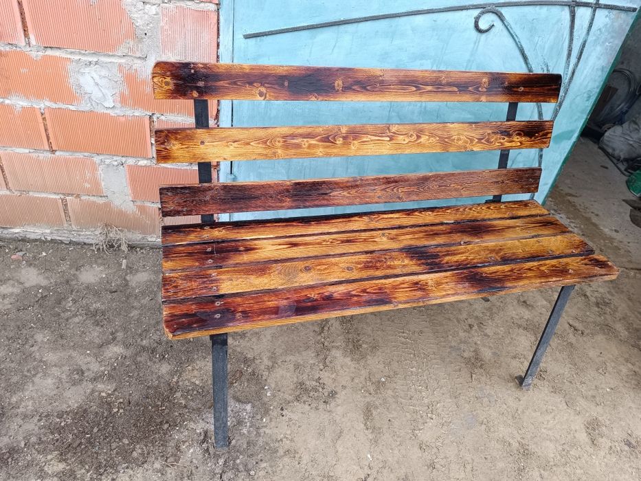 Скамейка екі адамдық