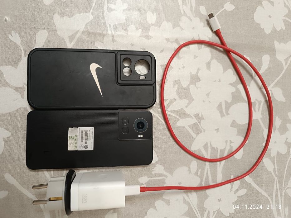 Телефон OnePlus 10R