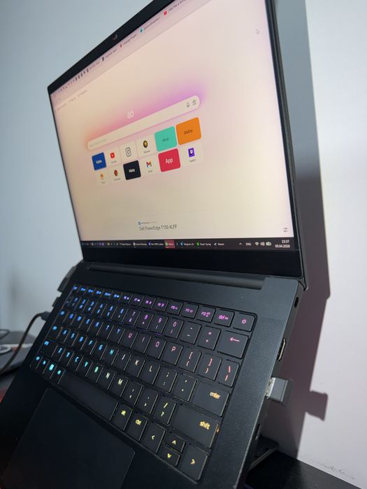 Продам свой ноутбук Razer blade 14 4070/8gb 32gb/1tb очень сильный !