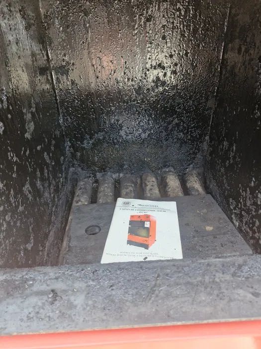 Vând centrală pe lemne