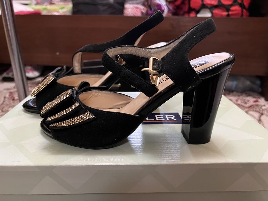 Обувь женская разная