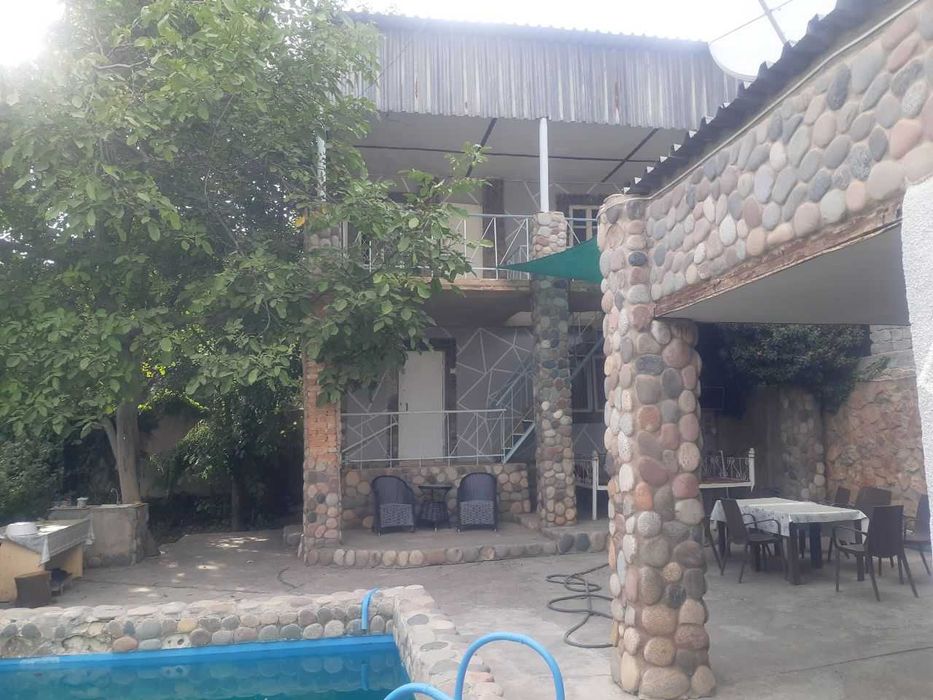 Чарвак, Продаётся дача 6 соток, 2 этажа, 4 комнаты