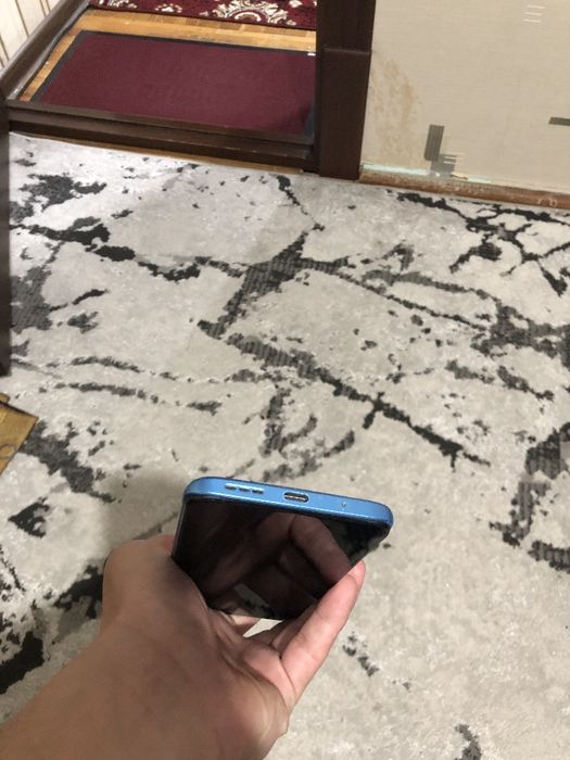 Redmi 10 sotladi rangi kok