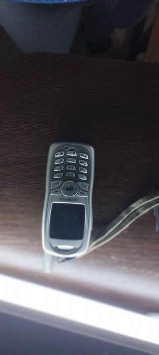 Продам кнопочный телефон