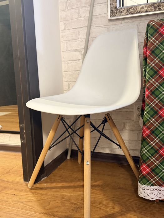 Продам четыре стула