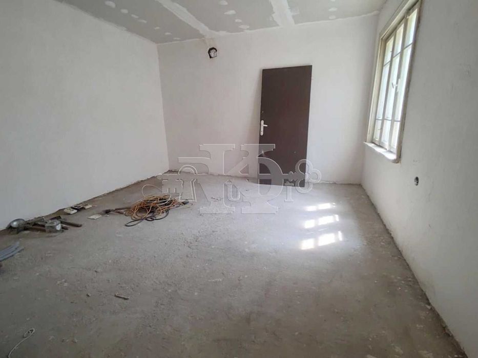 Продава се Къща в Генерал Тошево - 71 кв.м за 456 €/кв.м - Снимка #3