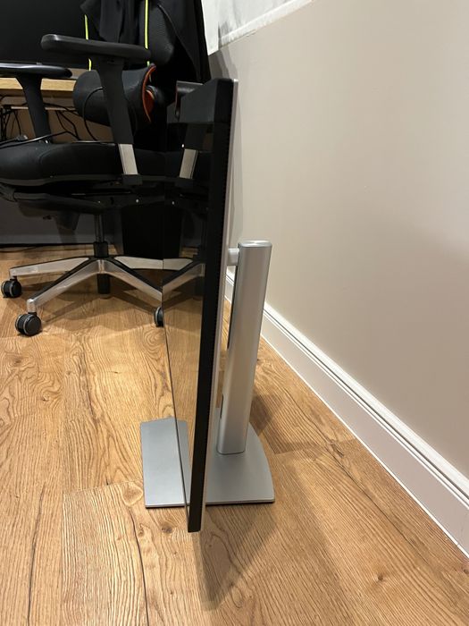 Dell UltraSharp U3223QZ 31.5-инчов 4K монитор с гаранция