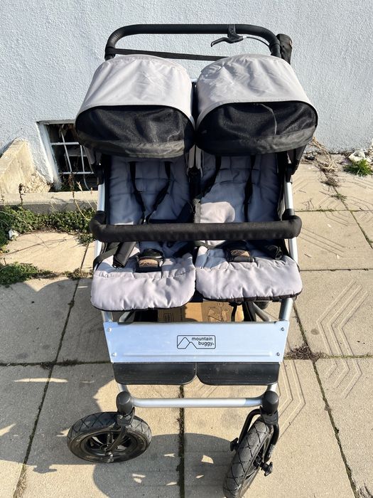 Количка за близнаци