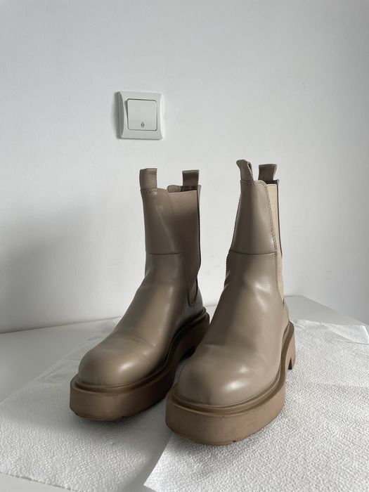 Боти Челси H&M.