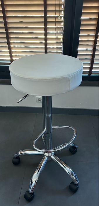 Бар Стол на колелца Киев с 24 м гаранция и безплатна доставка до офис