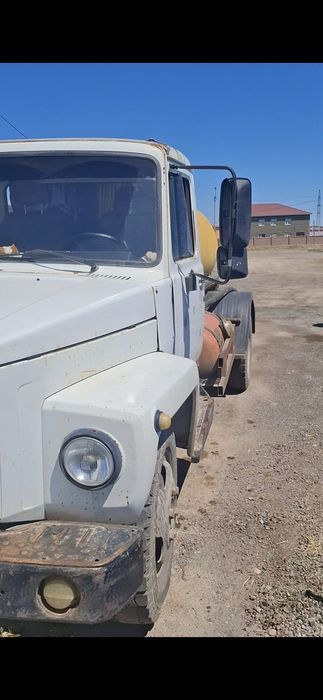 Газон 2008 год 3307 Водавоз