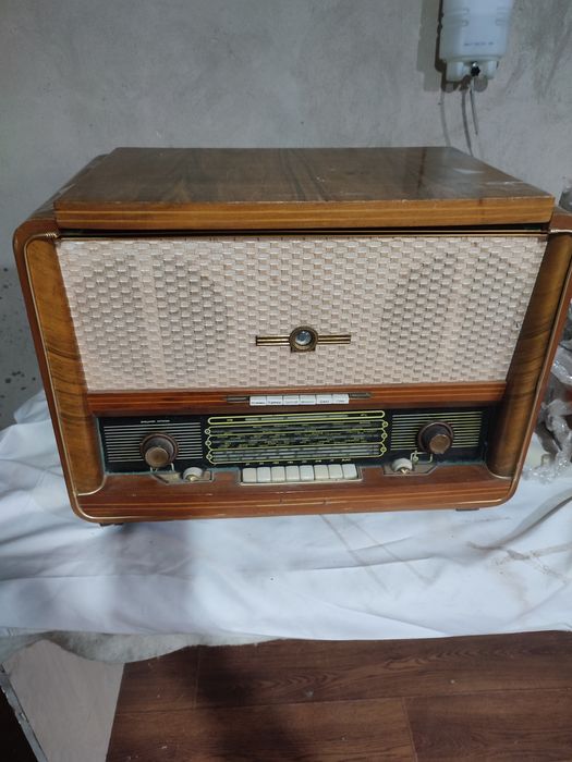 Радио ламповый антиквар ПРОДАËТСЯ