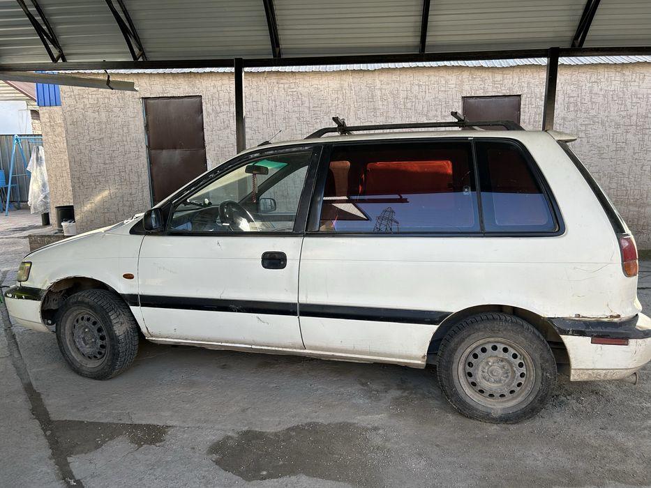 Mitsubishi Space Runner