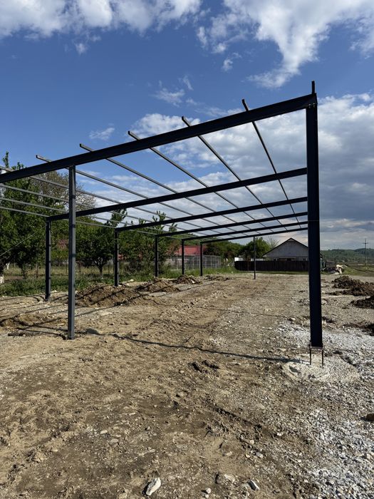 Hala metalica 14 m latime x33 m lungime.  4 m strasina din ipe 200 ferme si hea 180 stalpi