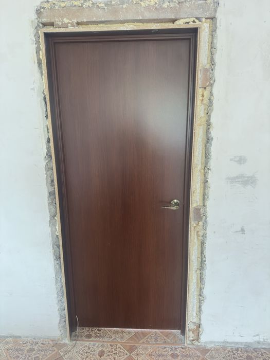 Продам меж комнатные двери