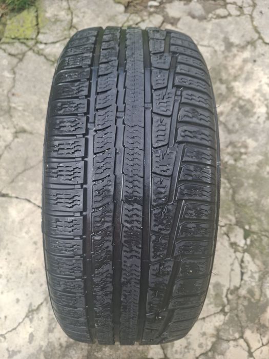 Vând anvelopa iarna Nokian 225/45/R19 96V.