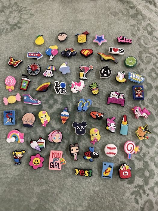 Продам джибитсы для кроксов