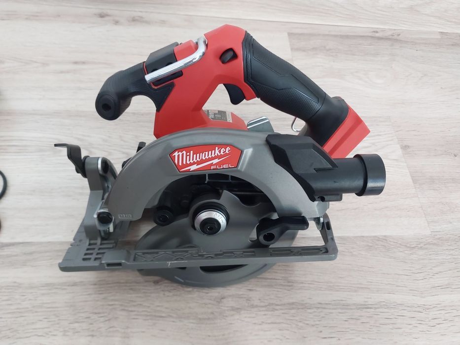 Circular milwaukee M18 FCS552, nou fără panza