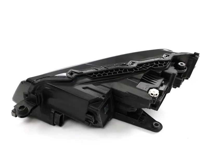 Skoda Superb фарове