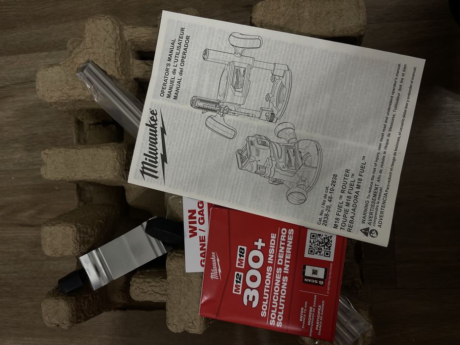 Фрезер кромочный Milwaukee