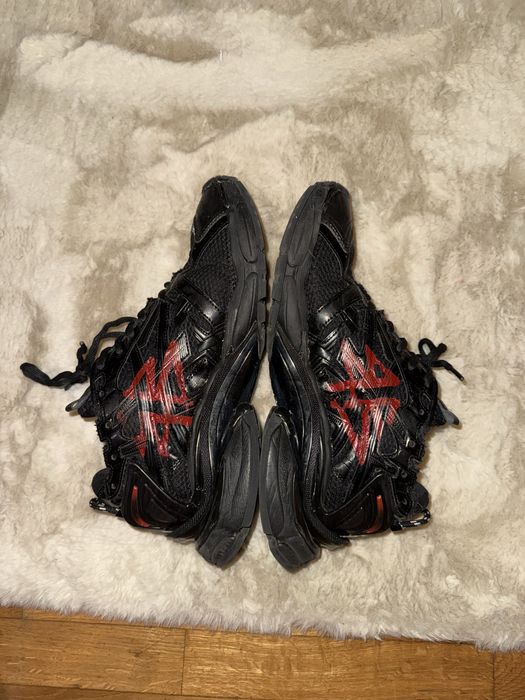Balenciaga runner grafitti