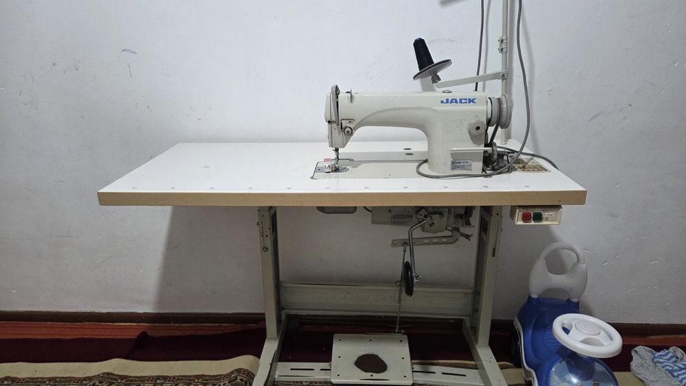 Швейная машина jack