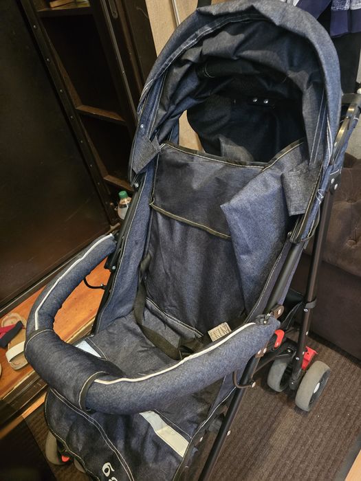 Продам коляску трость!