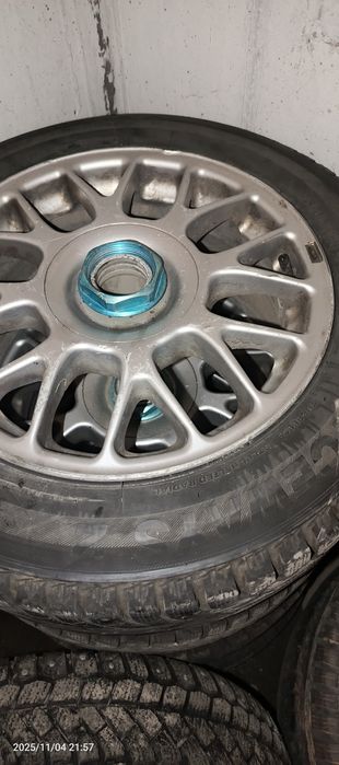 Титанка с зимним шинами