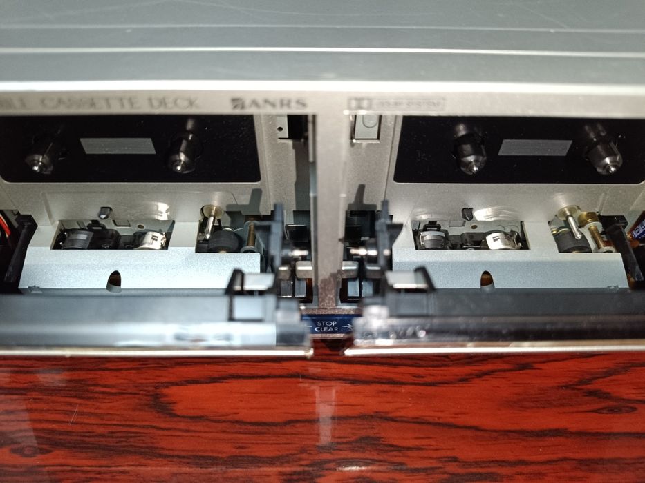 Двухкасетнпя дека JVC KD-W5E