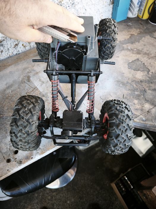 Радиоуправляща кола