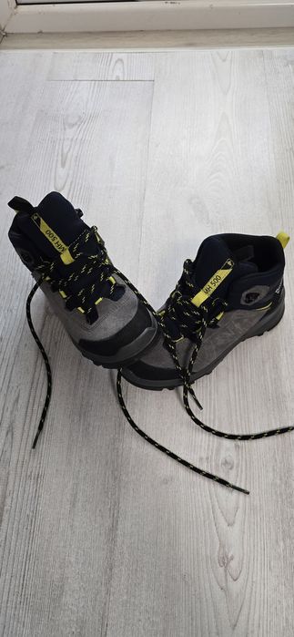 Bocanci impermeabili