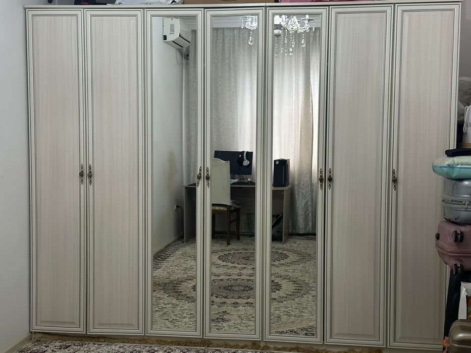 шифоньер в идеальном состоянии