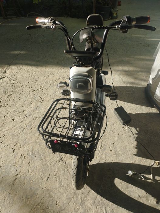 Электро скутер сотилади холати яхши Бир йил минилган хамма жойи соз ке