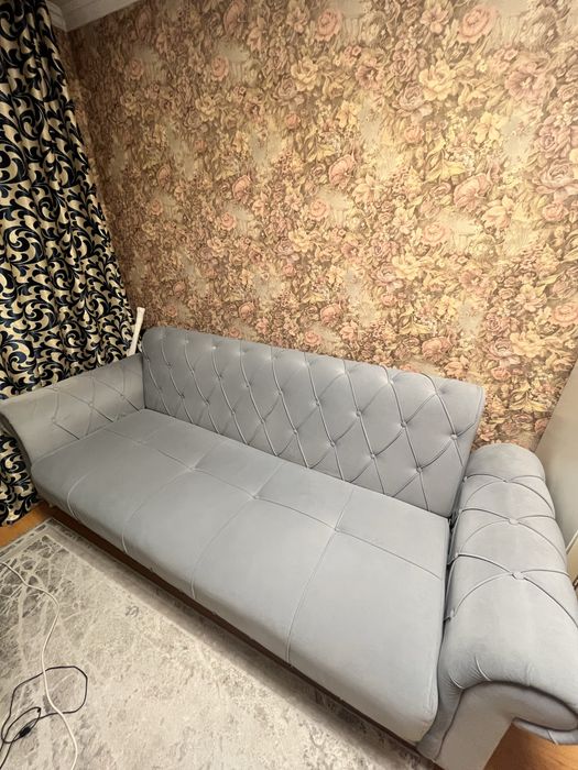 Продам голубой диван