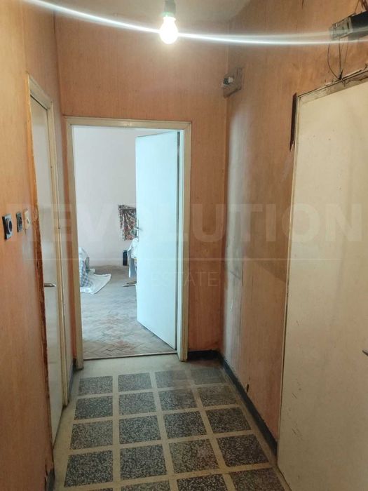 Продава се Двустаен апартамент в Перник, Изток - 60 кв.м за 1042 €/кв.м - Снимка #13