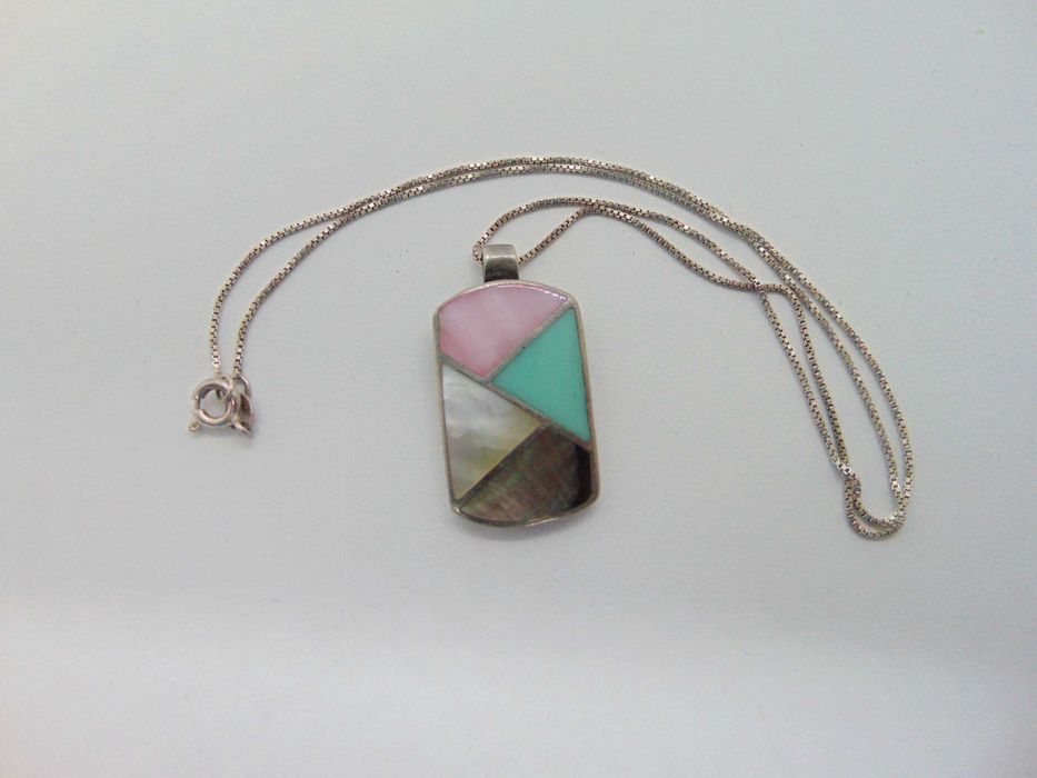 Lantisor cu pandantiv din argint si sidef